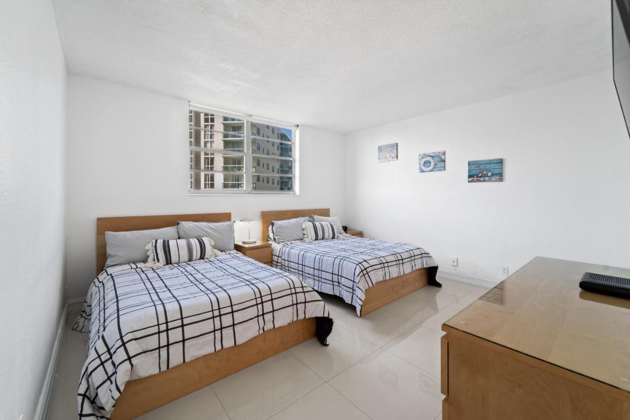 Luxury Beachfront Condo Private Beach Access, Pool & Game Room!!! Hollywood Zewnętrze zdjęcie
